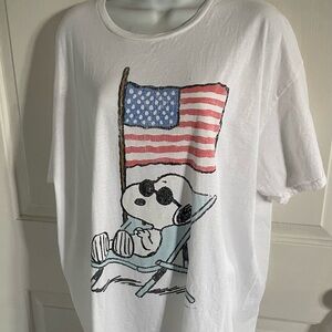 Peanuts T-Shirt with Snoopy Design-XL:Unisex